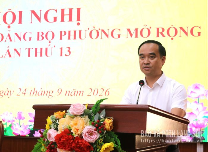 Lãnh đạo Đảng ủy phường Kỳ Lừa trình bày báo cáo kết quả công tác 9 tháng đầu năm, nhiệm vụ trọng tâm 3 tháng cuối năm 2026