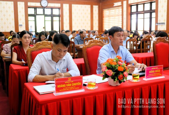 Các đại biểu dự hội nghị
