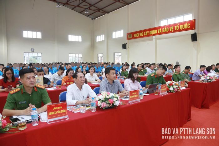 Các đại biểu dự chương trình