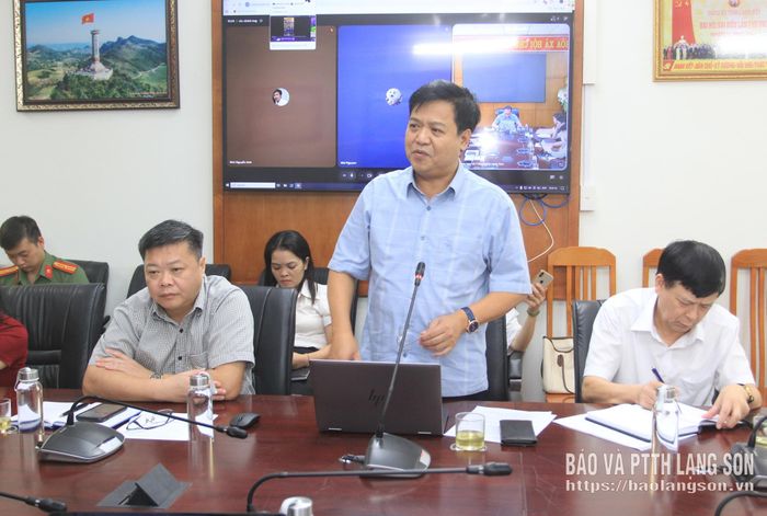 Đại diện Sở Giáo dục và Đào tạo đóng góp ý kiến