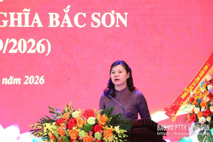 Lãnh đạo Đảng ủy xã Bắc Sơn đọc diễn văn kỷ niệm tại chương trình