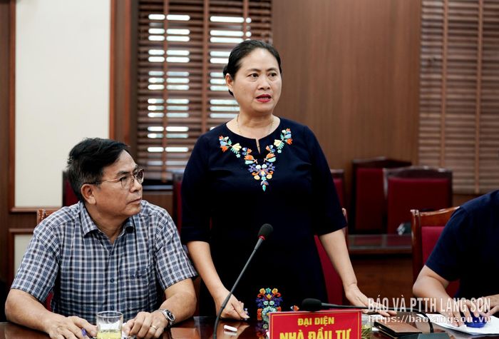 Đại diện nhà đầu tư trình bày các phương án xây dựng tại buổi làm việc