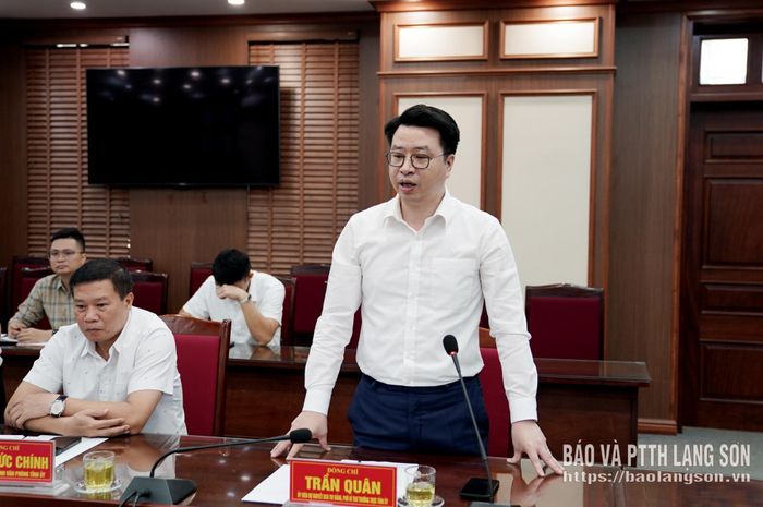 Đồng chí Trần Quân, Ủy viên dự khuyết Trung ương Đảng, Phó Bí thư Thường trực Tỉnh ủy phát biểu tại buổi làm việc