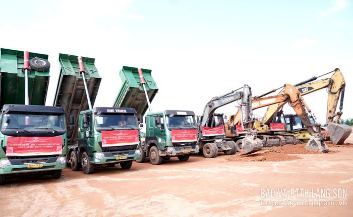Sau lễ động thổ, Công ty TNHH Fanya Safety Việt Nam đã huy động máy móc thực hiện thi công dự án
