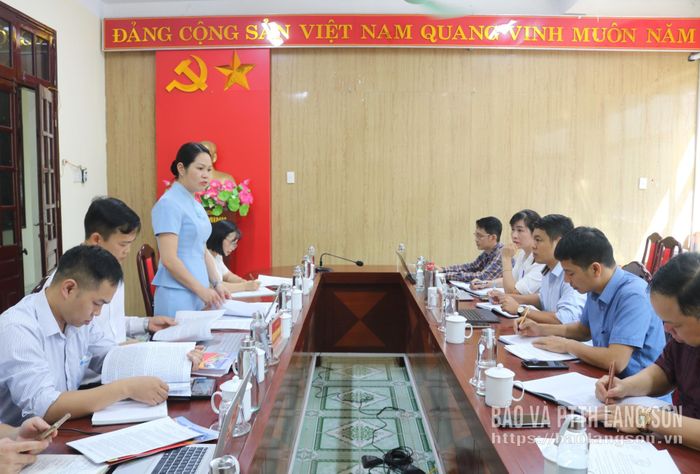 Đoàn kiểm tra làm việc tại UBND phường Lương Văn Tri