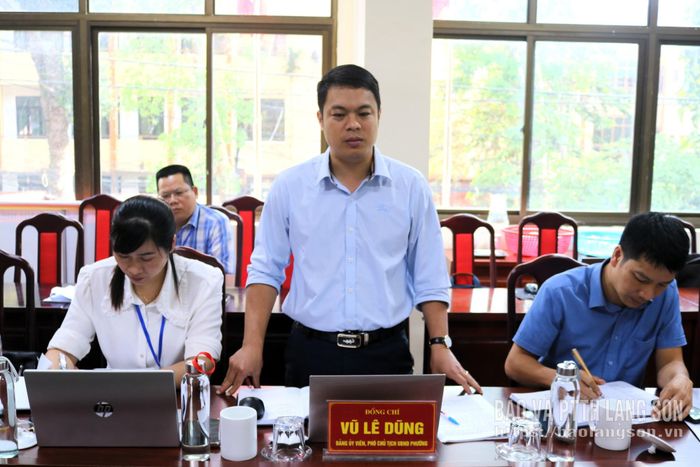 Lãnh đạo UBND phường Lương Văn Tri làm rõ một số vấn đề tại buổi kiểm tra