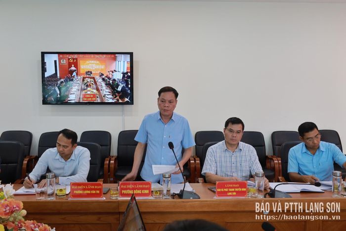 Lãnh đạo UBND phường Đông Kinh phát biểu tại hội nghị