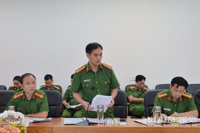 Lãnh đạo Công an phường Kỳ Lừa phát biểu tại hội nghị