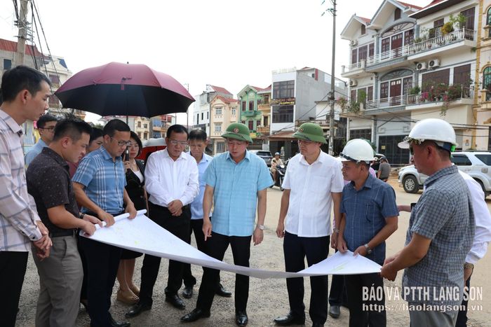 Đoàn công tác kiểm tra tiến độ tại dự án đường Lý Thái Tổ kéo dài và khu dân cư, tái định cư thành phố Lạng Sơn
