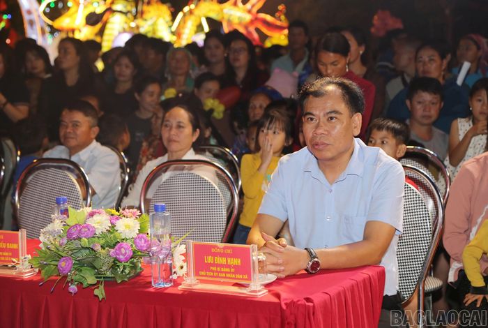 Các đại biểu dự chương trình.