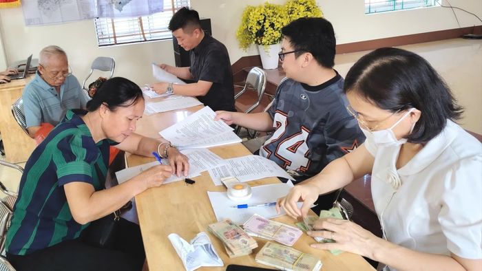 Việc chi trả diễn ra công khai, minh bạch, bảo đảm quyền và lợi ích hợp pháp của người dân.