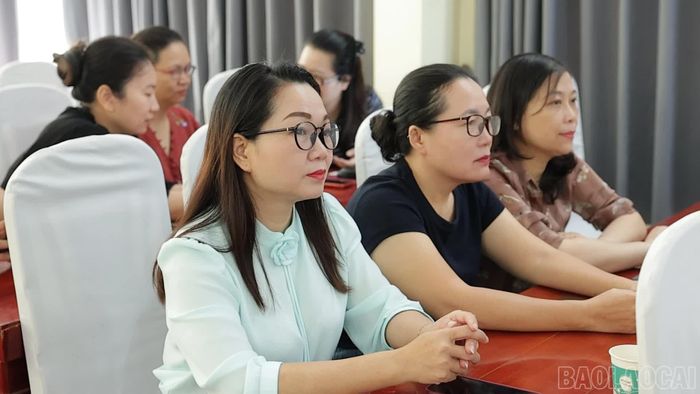 Các phóng viên, nhà báo tham gia lớp tập huấn.