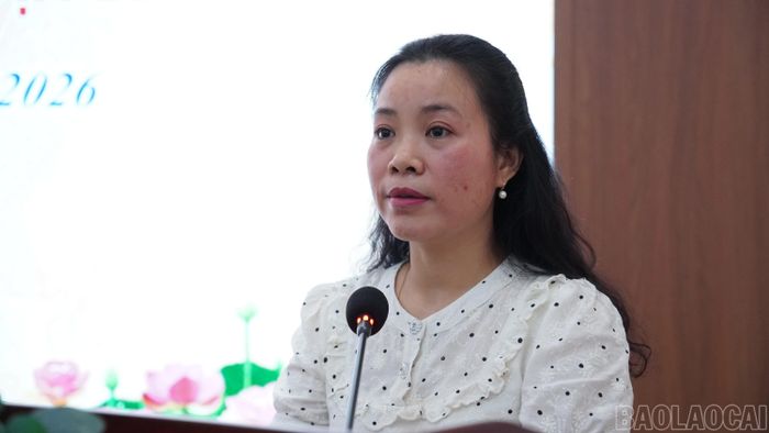 Đại diện Sở Khoa học và Công nghệ báo cáo hiện trạng lõm sóng viễn thông trên địa bàn tỉnh.