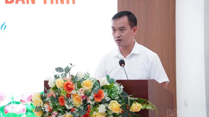 Đại diện các địa phương, đơn vị nhận thiết bị hỗ trợ kết nối vệ tinh Starlink phát biểu tại lễ bàn giao.