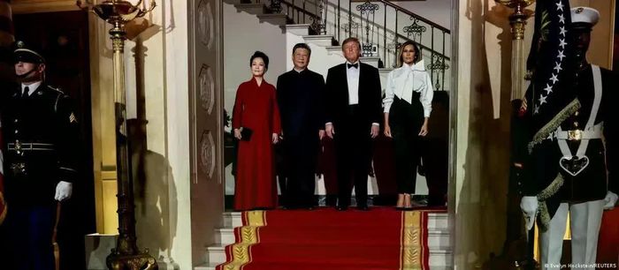Tổng thống Mỹ Donald Trump và Đệ nhất phu nhân Melania Trump đón Chủ tịch Trung Quốc Tập Cận Bình và phu nhân Bành Lệ Viện.