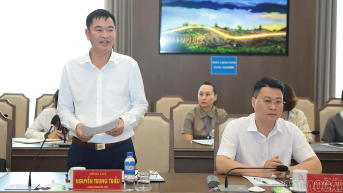 Đại biểu tỉnh Lào Cai phát biểu làm rõ nội dung trao đổi.