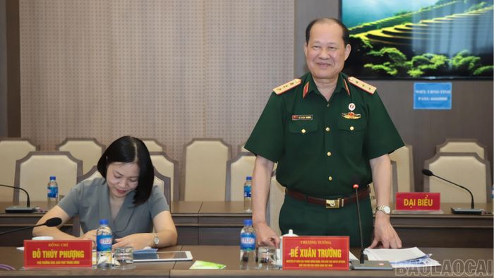 Đồng chí Bế Xuân Trường - Chủ tịch Hội Cựu Chiến binh Việt Nam, Thành viên Hội đồng Thi đua - Khen thưởng Trung ương, Trưởng đoàn Đoàn Kiểm tra phát biểu tại buổi làm việc với tỉnh Lào Cai