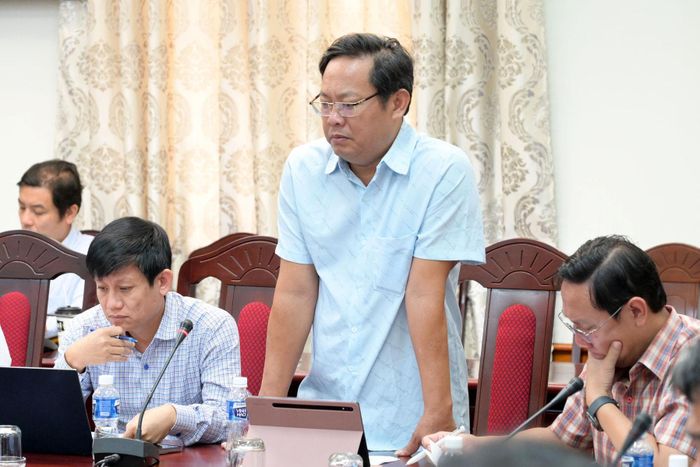 Ông Võ Thành Huy, Phó Giám đốc Sở Văn hóa, Thể thao và Du lịch tỉnh có ý kiến tại cuộc họp