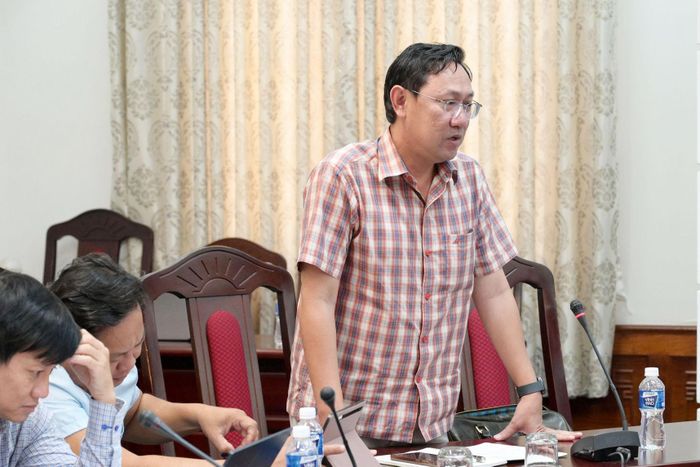 Ông Bùi Trường Sơn, Phó Giám đốc Sở Xây dựng có ý kiến tại cuộc họp