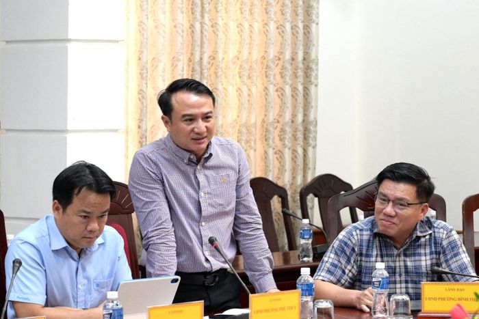 Ông Nguyễn Văn Nghị, Chủ tịch UBND phường Phú Thủy có ý kiến tại cuộc họp