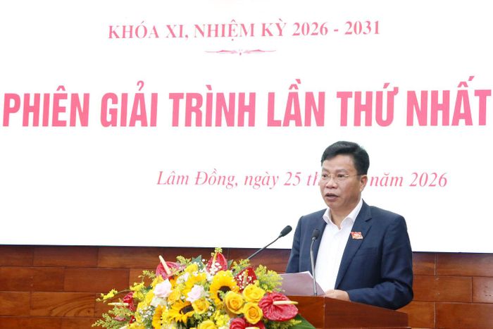 Đồng chí Lưu Văn Trung, Phó Bí thư Tỉnh ủy, Chủ tịch HĐND tỉnh Lâm Đồng phát biểu kết luận hội nghị