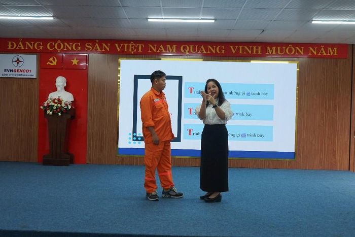 Học viên tham gia bài tập kỹ năng