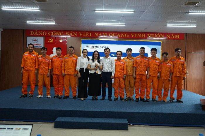 Học viên tham gia bài tập kỹ năng