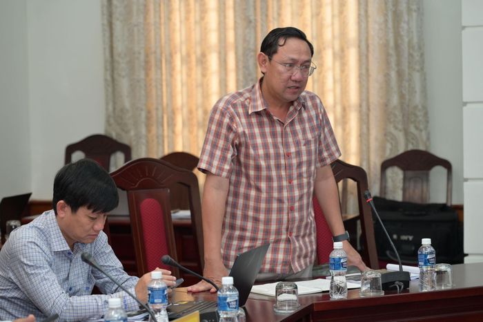 Phó Giám đốc Sở Xây dựng Bùi Trường Sơn có ý kiến tại cuộc họp