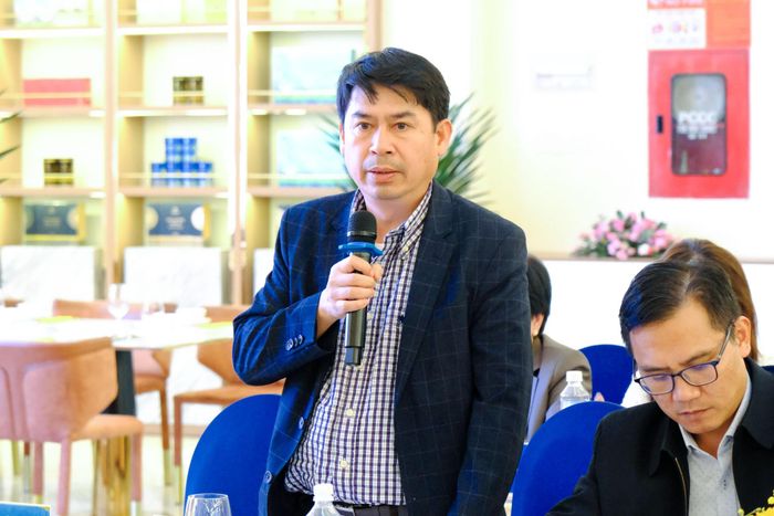 Ông Lê Bình Minh, Phó Giám đốc Sở Tài chính phát biểu tại hội nghị