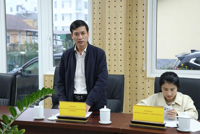 Phó Giám đốc Báo và Phát thanh, Truyền hình Lâm Đồng Nguyễn Văn Hải phát biểu tại cuộc họp