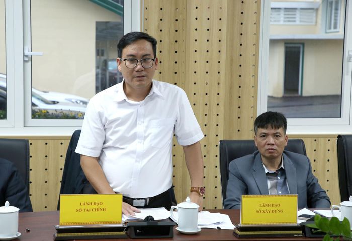 Phó Trưởng phòng Tổng hợp - Quy hoạch, Sở Tài chính Trần Đồng Nghiệp nêu ý kiến tại cuộc họp