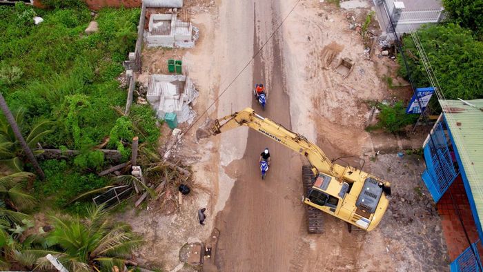 Công trình đang được tập trung thi công đẩy nhanh tiến độ. (Ảnh Ngọc Bảo)