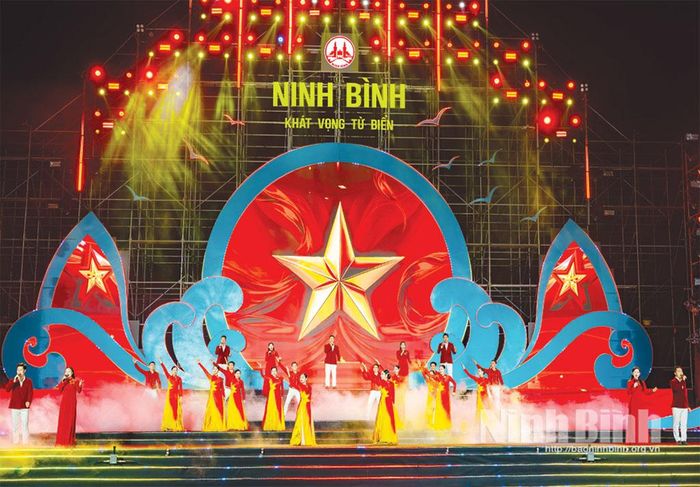 Chương trình nghệ thuật tại Lễ công bố “Bộ nhận diện thương hiệu Khu du lịch Giao Ninh và bộ sản phẩm du lịch cộng đồng các xã ven biển” tỉnh Ninh Bình. Ảnh: Ngọc Linh