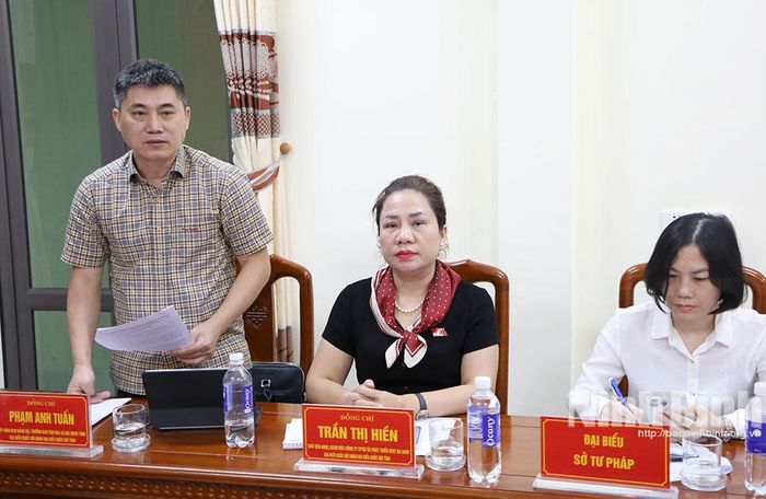 Đồng chí Phạm Anh Tuấn, Tỉnh ủy viên, Trưởng Ban Văn hóa - Xã hội HĐND tỉnh phát biểu tại buổi làm việc.