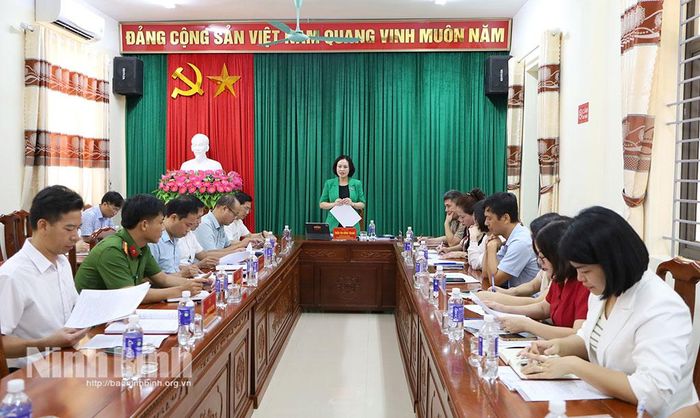 Quang cảnh buổi làm việc.