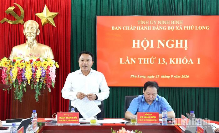 Đồng chí Đoàn Thanh Hải, Bí thư Đảng ủy, Chủ tịch HĐND xã phát biểu tại Hội nghị.