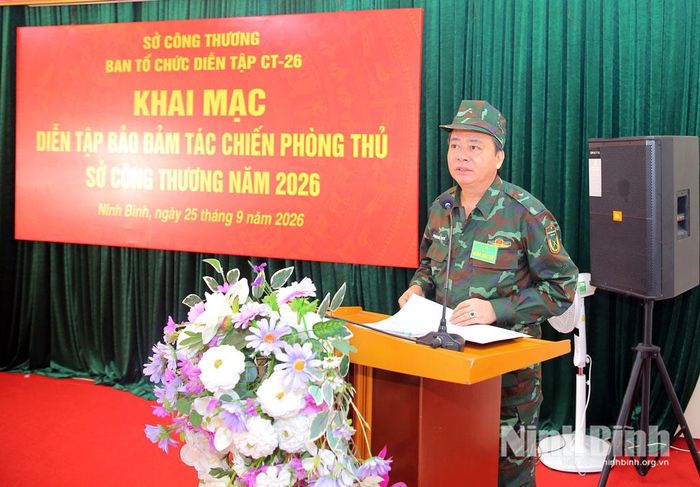 Đồng chí Phạm Hồng Sơn, Tỉnh ủy viên, Giám đốc Sở Công thương phát biểu khai mạc diễn tập.