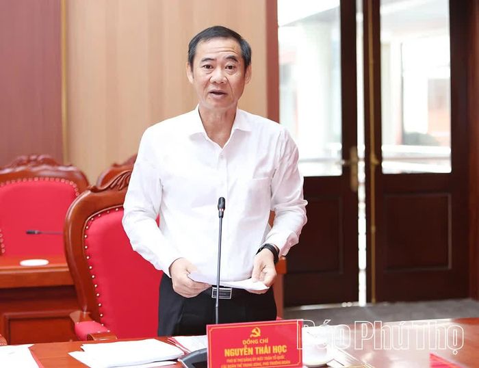 Đồng chí Nguyễn Thái Học - Phó Bí thư Đảng ủy MTTQ, các đoàn thể Trung ương, Phó trưởng đoàn thông qua báo cáo kết quả kiểm tra, giám sát đợt 3.