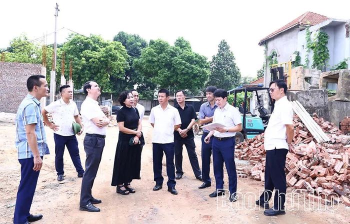 Chủ đầu tư dự án Khu nhà ở xã hội phường Phúc Thắng báo cáo khó khăn, vướng mắc trong quá trình thi công. 
