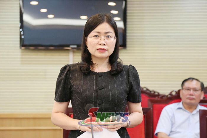Lãnh đạo Sở Khoa học và Công nghệ báo cáo rà soát các đề xuất đặt hàng nhiệm vụ khoa học và công nghệ.