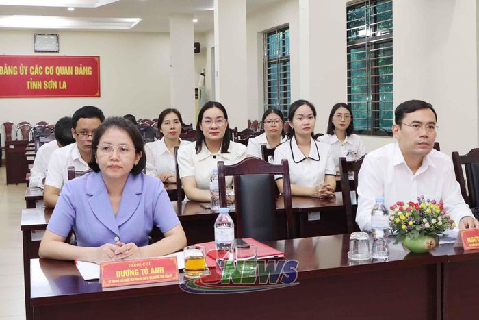Các đại biểu dự Hội nghị.