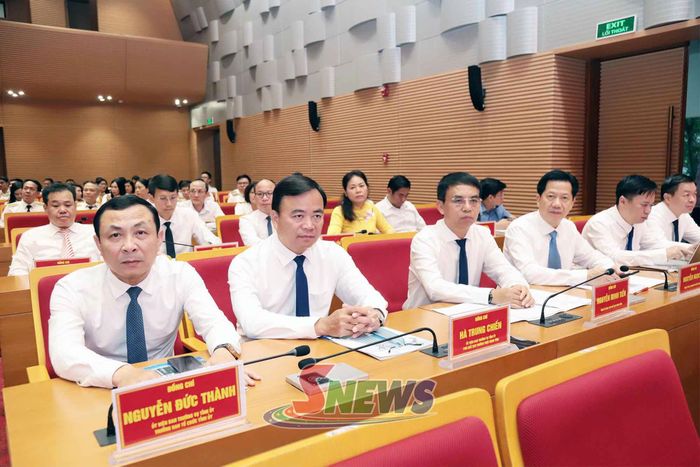 Các đồng chí đại biểu tỉnh Sơn La dự hội nghị.