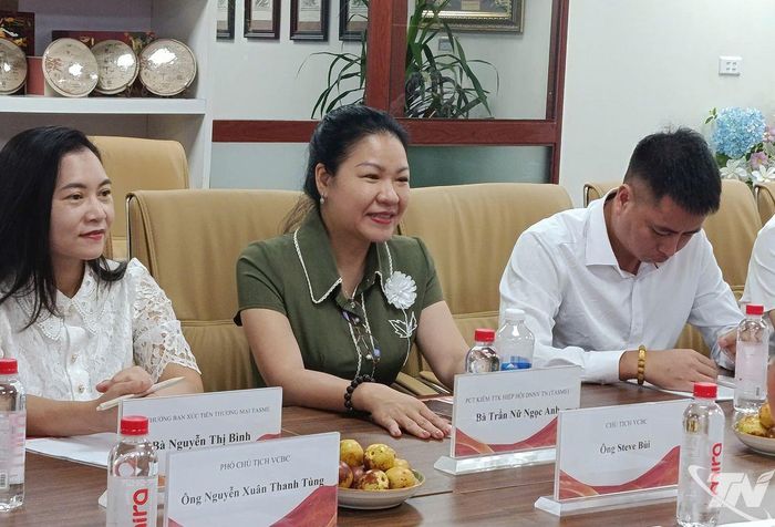 Đại diện Hiệp hội Doanh nghiệp nhỏ và vừa tỉnh Thái Nguyên phát biểu tại buổi làm việc.