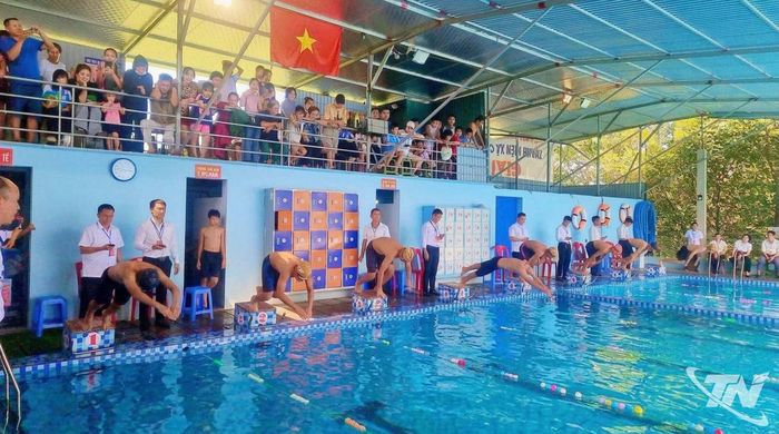 Việc đẩy mạnh phong trào tập luyện môn bơi tại các trường học ở Thái Nguyên giúp học sinh được trang bị kỹ năng bơi, góp phần chủ động phòng ngừa tai nạn đuối nước.
