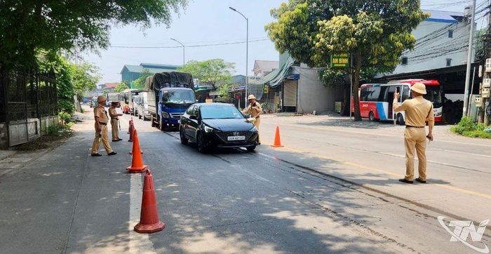 Lực lượng Cảnh sát giao thông làm nhiệm vụ.