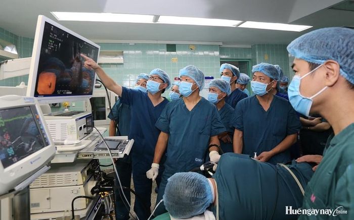 Bệnh viện Trung ương Huế chuyển giao kỹ thuật nội soi can thiệp từ các kết quả nghiên cứu.