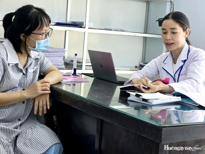 Tư vấn chế độ dinh dưỡng cho thai phụ ở Trung tâm Kiểm soát bệnh tật TP. Huế