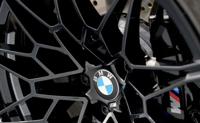 Cùm phanh trên xe BMW