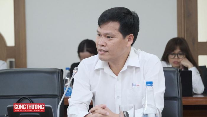 Ông Bùi Quốc Hoan - Phó Tổng Giám đốc Tổng công ty Điện lực miền Nam phát biểu.