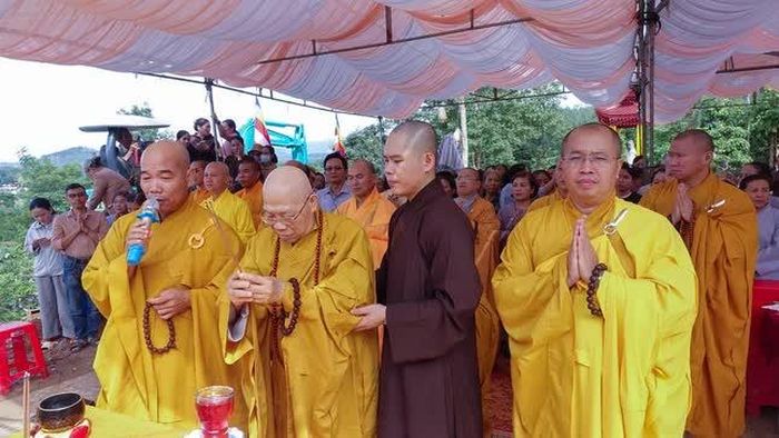 Khóa lễ chú nguyện rót đồng đúc đại hồng chung